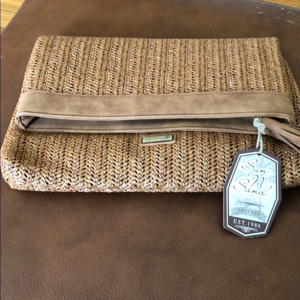 Straw clutch